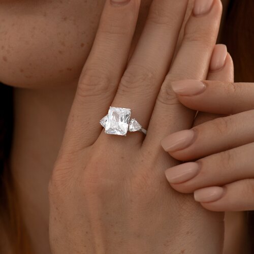 Кольцо из серебра с фианитами из серебро — вид 3