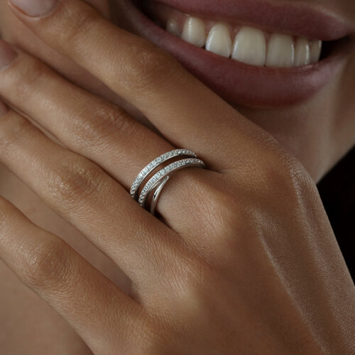 Кольцо из серебра с фианитами из серебро — вид 3