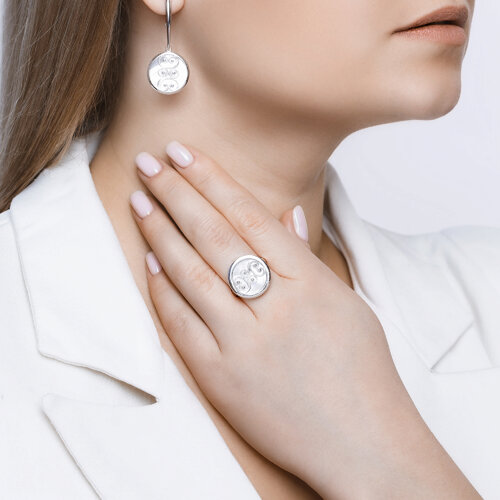 Кольцо из серебра с белым перламутром из родированное серебро — вид 2