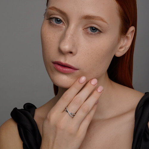 Кольцо из серебра с фианитами из серебро — вид 3