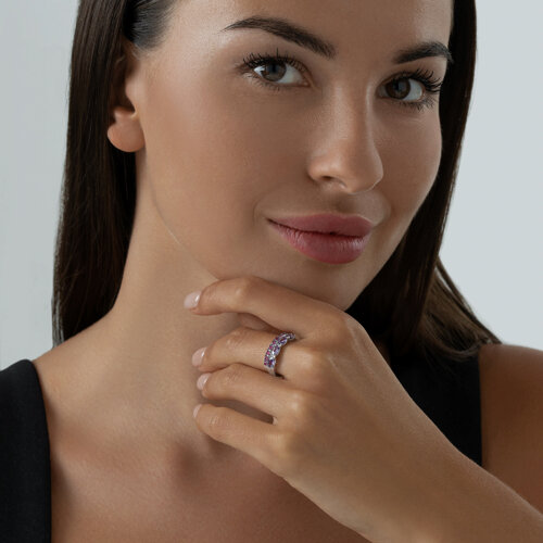 Кольцо из серебра с красными и сиреневыми фианитами из серебро — вид 3