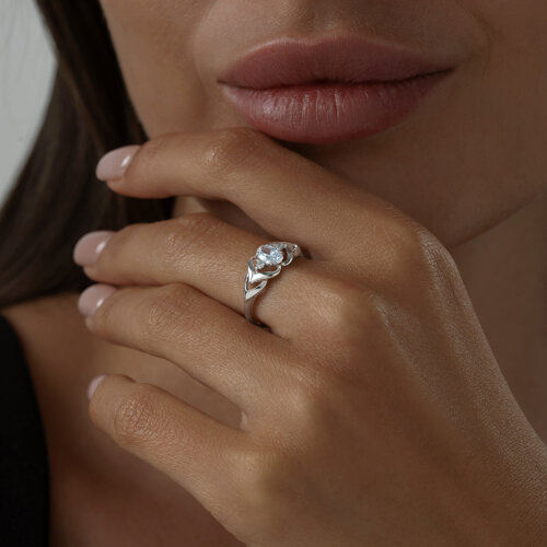 Кольцо из серебра с фианитами из серебро — вид 4