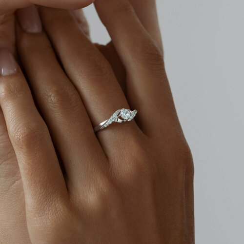 Кольцо из серебра с фианитами из серебро — вид 3