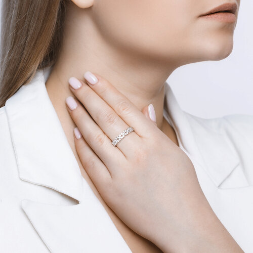 Кольцо из серебра с фианитами из серебро — вид 3