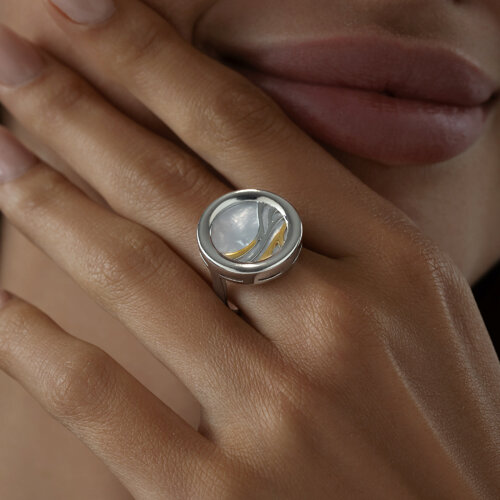 Кольцо из золочёного серебра с перламутром из серебро — вид 3