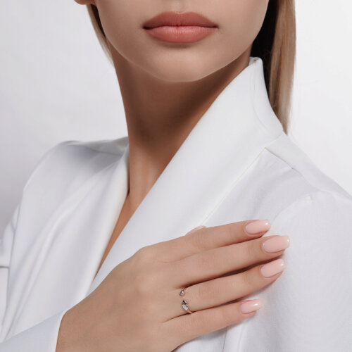 Кольцо из серебра с фианитом из родированное серебро — вид 2