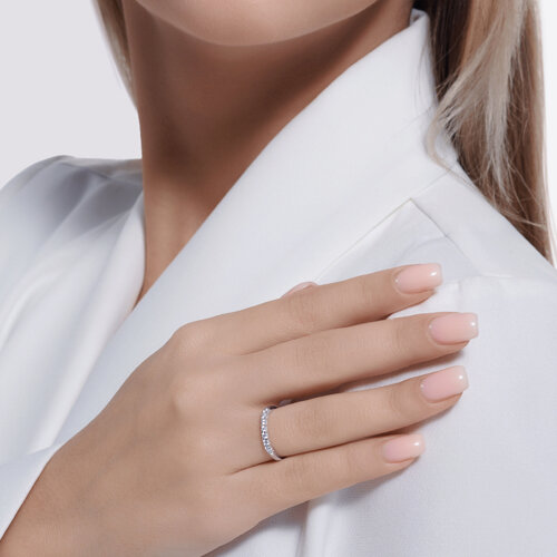 Кольцо из серебра с фианитами из серебро — вид 3