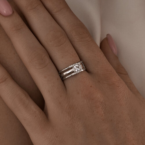 Кольцо из серебра с фианитами из серебро — вид 3