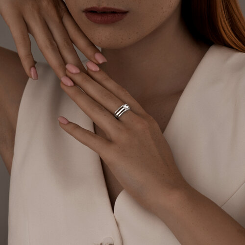 Кольцо из серебра с фианитами из серебро — вид 4