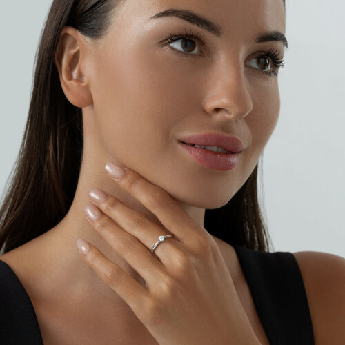 Кольцо из серебра с фианитом из серебро — вид 3