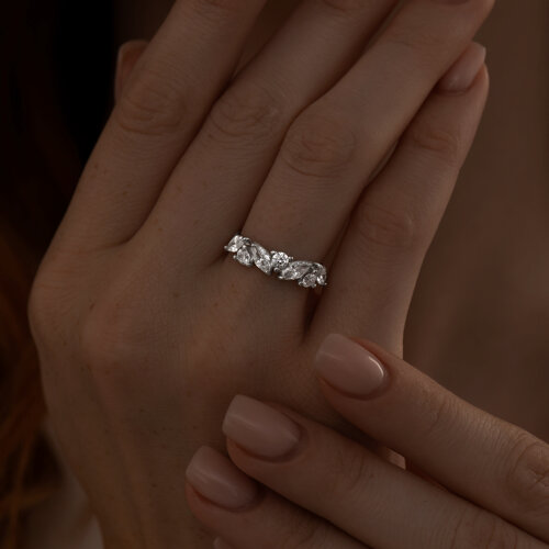 Кольцо из серебра с фианитами из серебро — вид 3