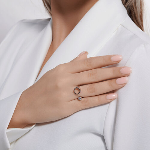 Кольцо из серебра с фианитом из серебро — вид 3