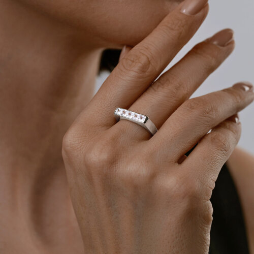 Кольцо из серебра с фианитами из серебро — вид 3