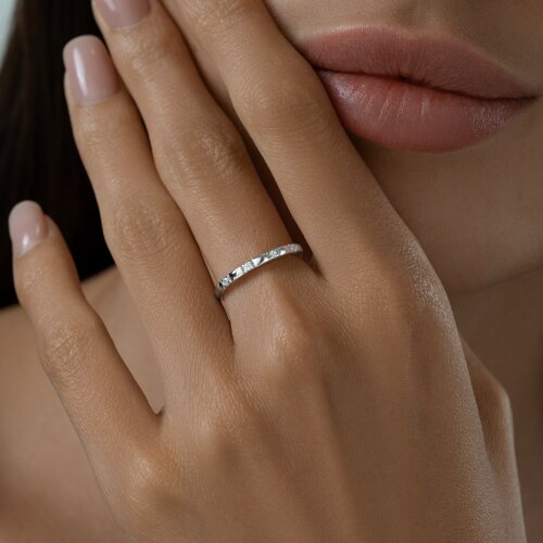 Кольцо из серебра с фианитами из серебро — вид 4