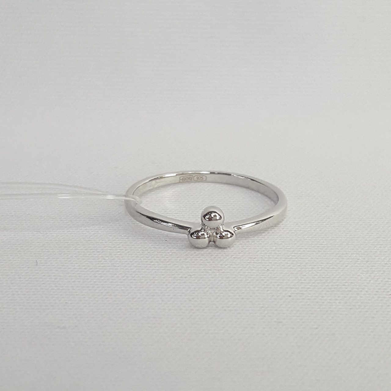 Кольцо из серебра - видео на модели