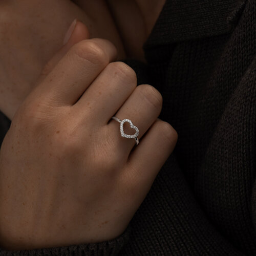 Кольцо из серебра с фианитами из серебро — вид 3