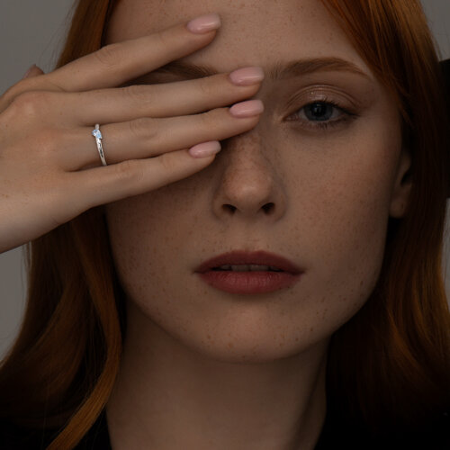 Кольцо из серебра с фианитом из серебро — вид 4