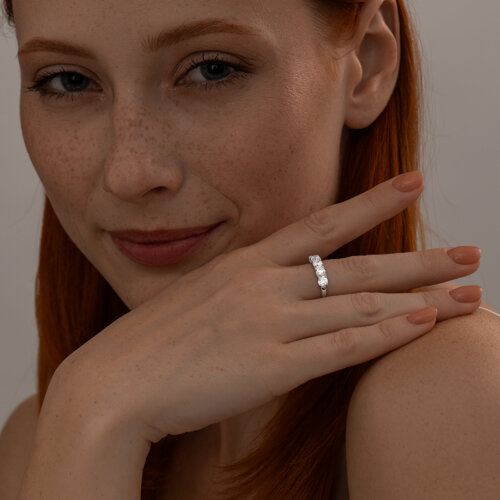 Кольцо из серебра с фианитами из серебро — вид 4