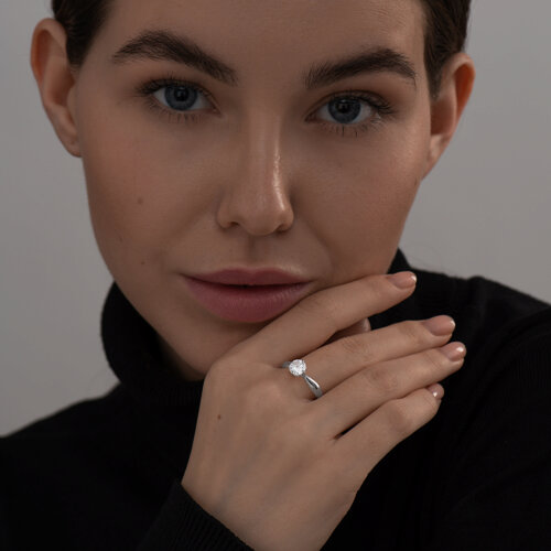 Кольцо из серебра с фианитом из серебро — вид 4