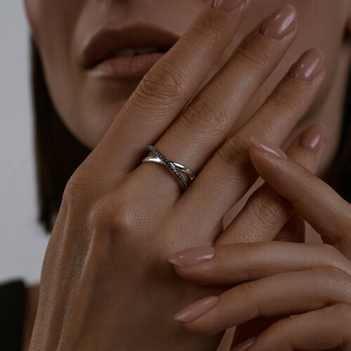 Кольцо из серебра с фианитами из серебро — вид 2