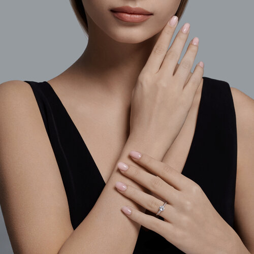 Кольцо из серебра с фианитами из серебро — вид 3