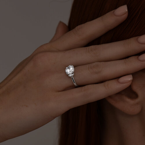 Кольцо из серебра с фианитами из серебро — вид 2