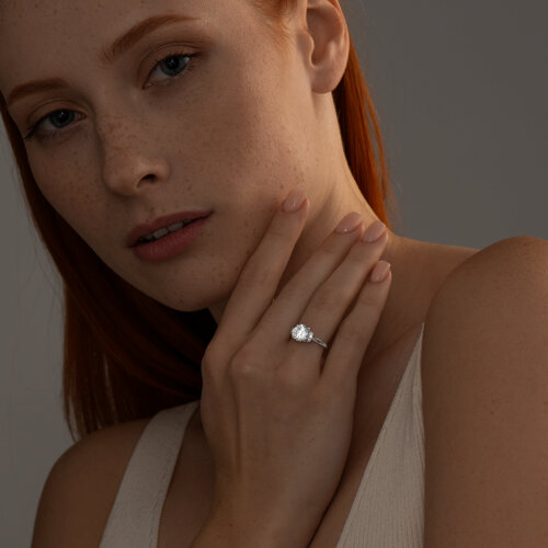 Кольцо из серебра с фианитами из серебро — вид 3