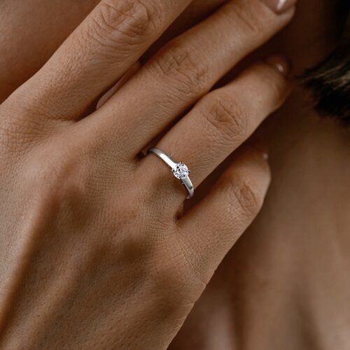 Кольцо из серебра с фианитом из серебро — вид 4