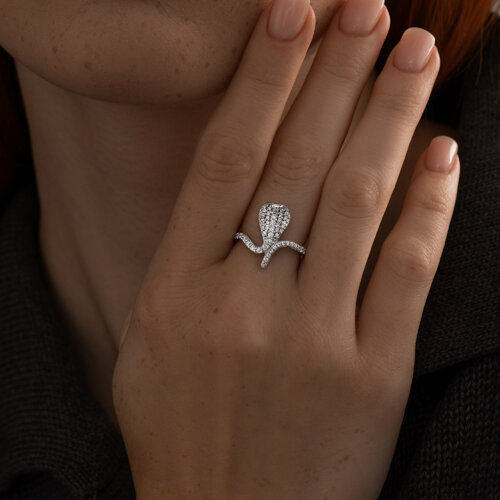 Кольцо из серебра с фианитами из серебро — вид 3