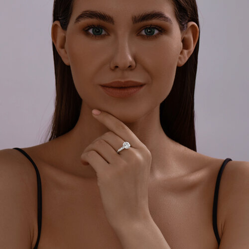 Кольцо из серебра с фианитами из серебро — вид 3