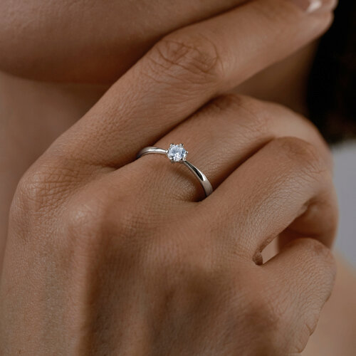 Кольцо из серебра с фианитом из серебро — вид 2