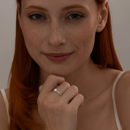 Кольцо из серебра с фианитом из серебро — вид 3