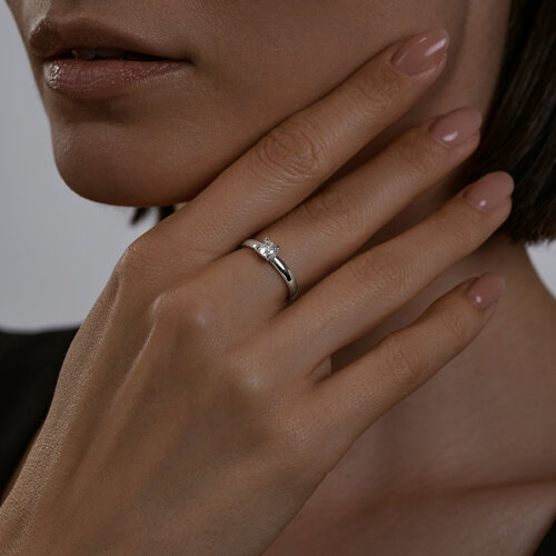 Кольцо из серебра с фианитом из серебро — вид 2