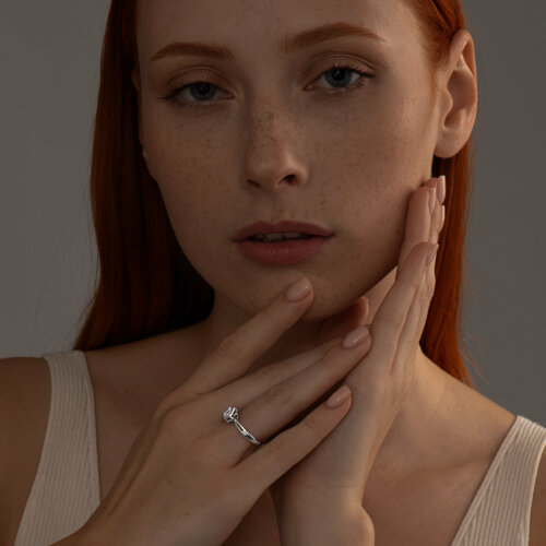 Кольцо из серебра с фианитом из серебро — вид 3