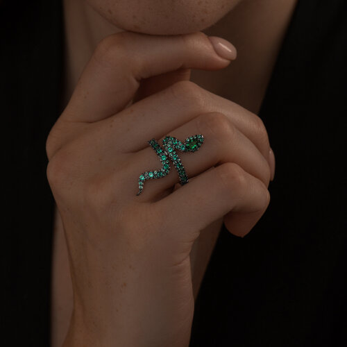 Кольцо из серебра с фианитами из серебро — вид 3