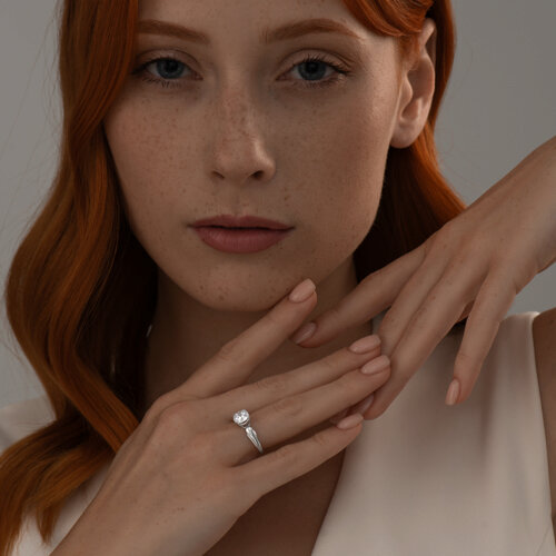 Кольцо из серебра с фианитом из серебро — вид 3