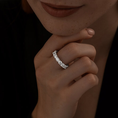 Кольцо из серебра с фианитами из серебро — вид 4