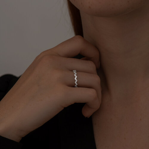 Кольцо из серебра с фианитами из серебро — вид 3