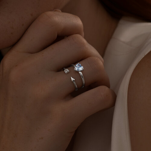 Кольцо из серебра с фианитом из серебро — вид 3