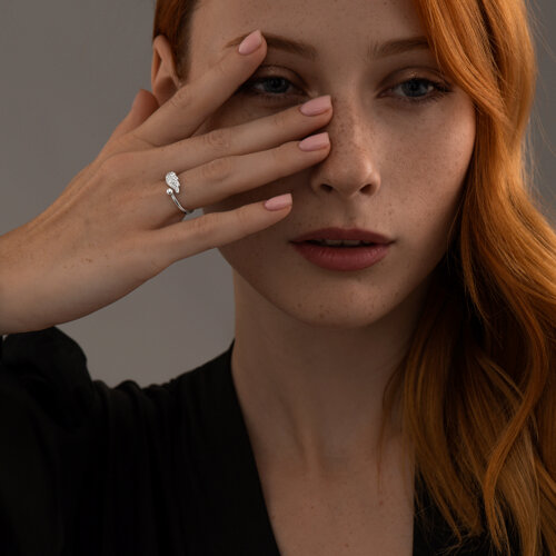 Кольцо из серебра с фианитами из серебро — вид 4