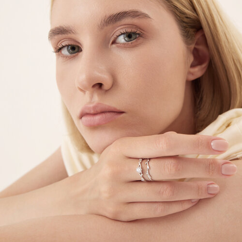 Кольцо из серебра с фианитами из серебро — вид 3