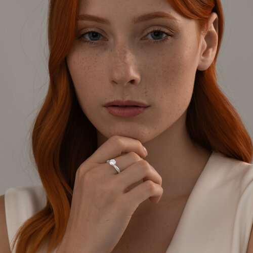 Кольцо из серебра с фианитом из серебро — вид 3