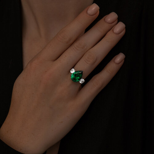 Кольцо из серебра с фианитами из серебро — вид 3