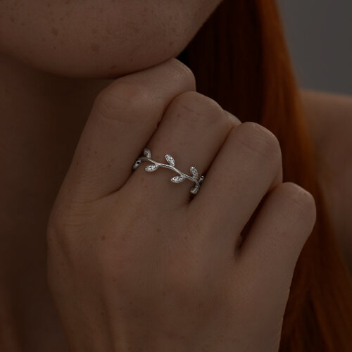 Кольцо из серебра с фианитами из серебро — вид 4