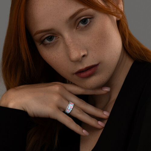 Кольцо из серебра с фианитами и эмалью из серебро — вид 3