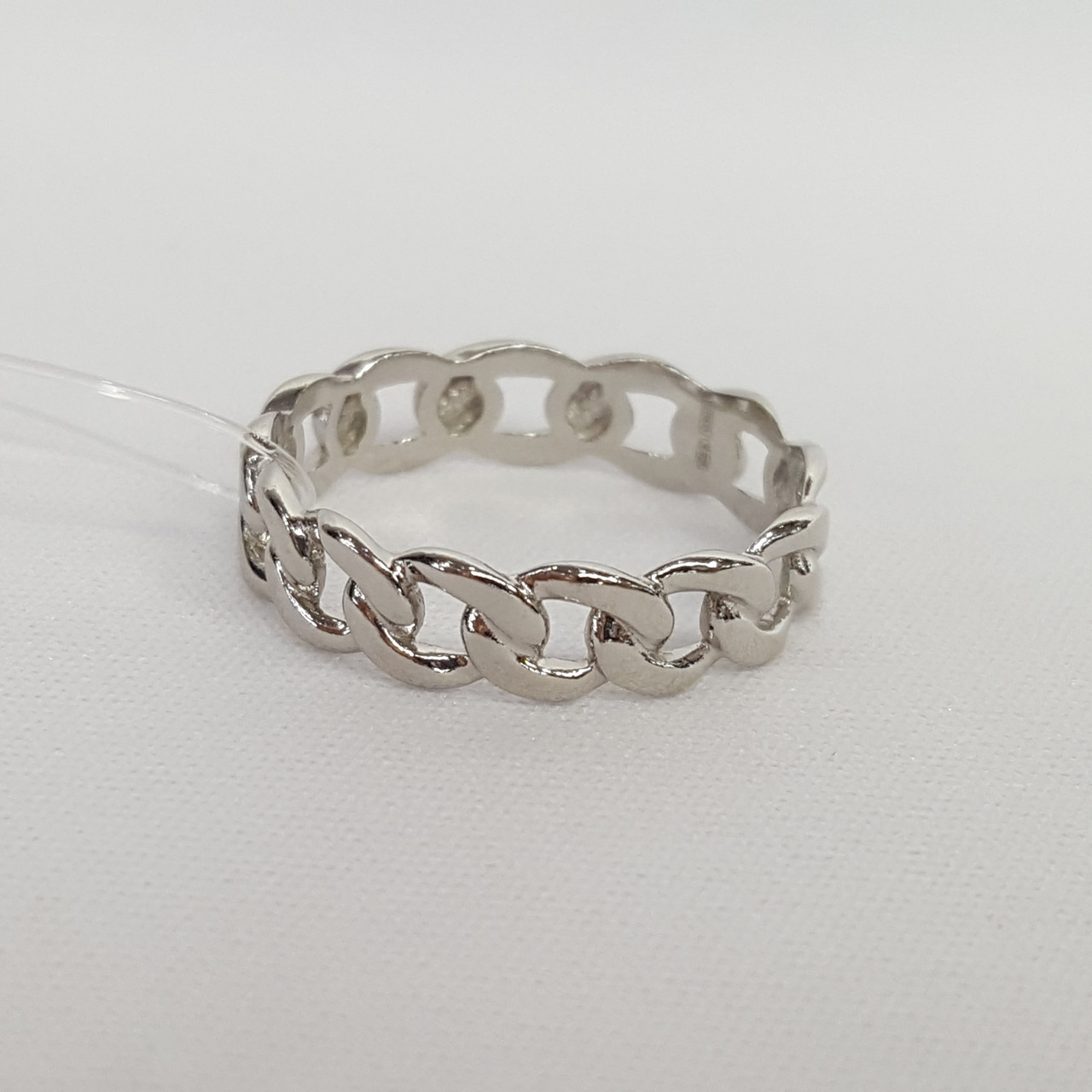 Кольцо из серебра - видео на модели