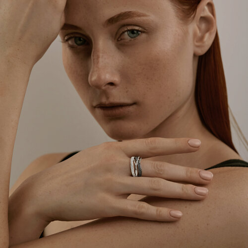 Кольцо из серебра с фианитами из серебро — вид 3