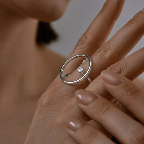 Кольцо из серебра с фианитом из серебро — вид 2