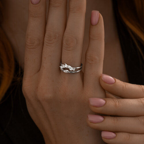 Кольцо из серебра с фианитами из серебро — вид 2