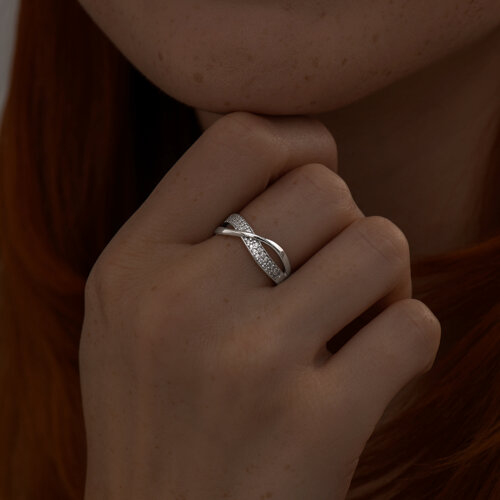 Кольцо из серебра с фианитами из серебро — вид 3